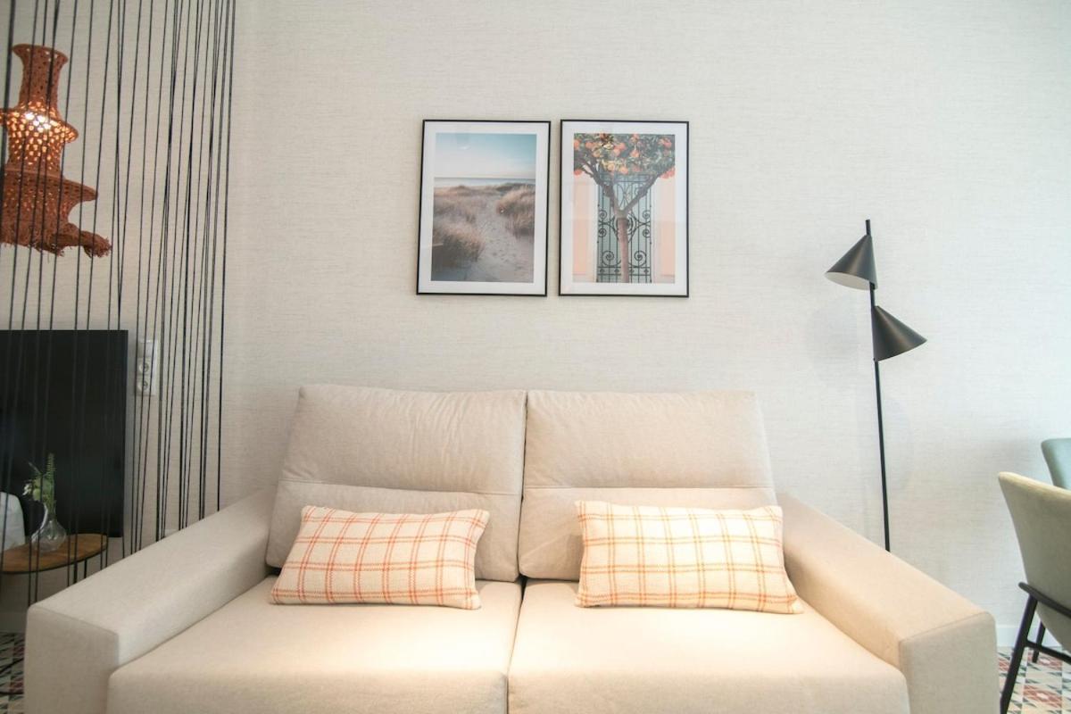 Comfortable In L Valencia